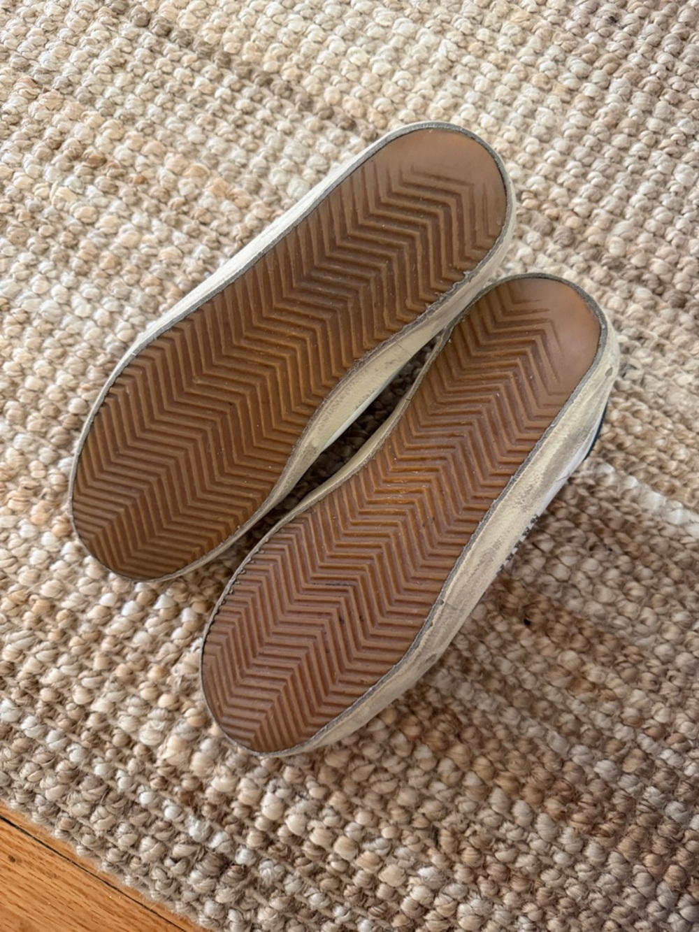 Golden Goose White Leather Sneakers with Gray Star and Black Heel - Picture 2 of 2